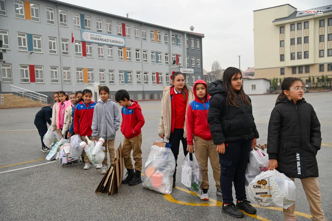 Öğrenciler Sıfır Atık İçin Yarışıyor