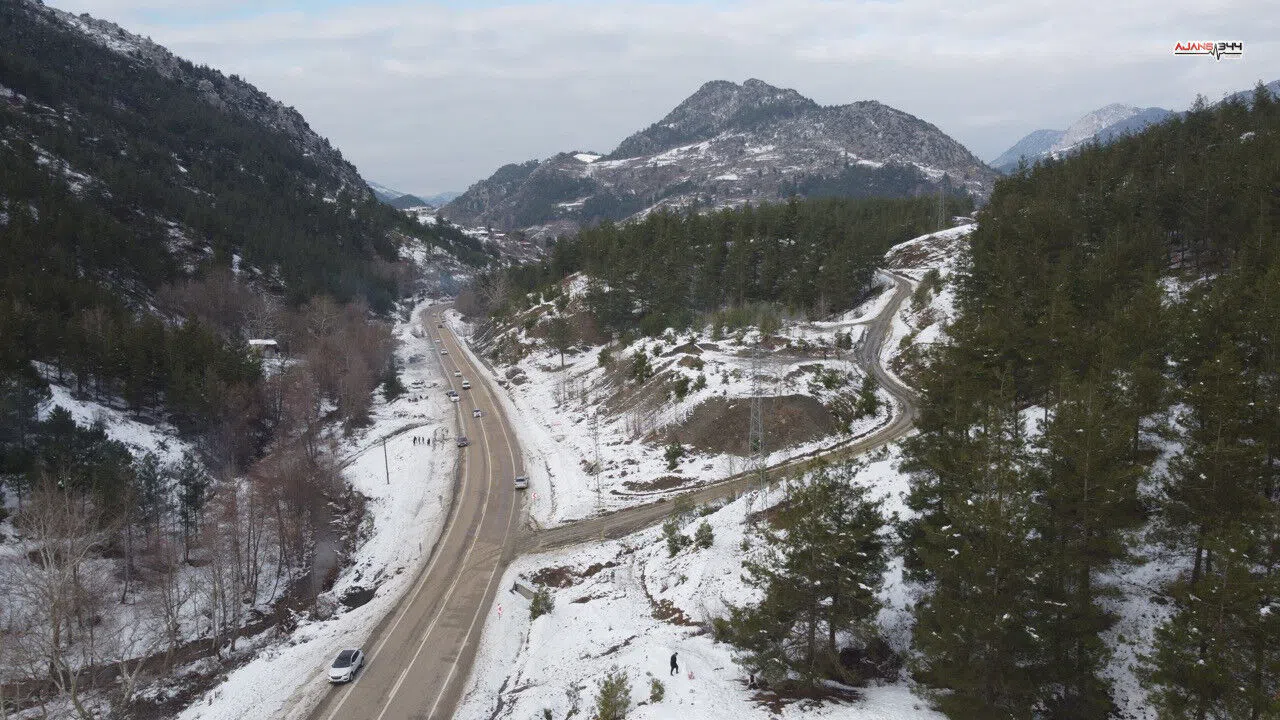Kozan’da Kar Keyfi Sucuklu Şalgamlı