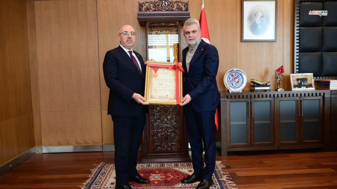 KSÜ Rektörü Ak, Büyükşehir Belediye Başkanı Görgel'i ziyaret etti