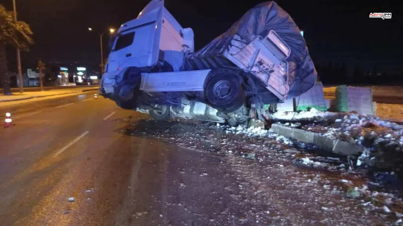 Kahramanmaraş’ta Ani Manevra Yapan Tır Kaza Yaptı