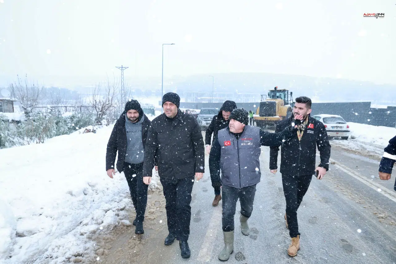 Onikişubat’ta Kar Nöbeti: Belediye Ekipleri Gecesini Gündüzüne Kattı