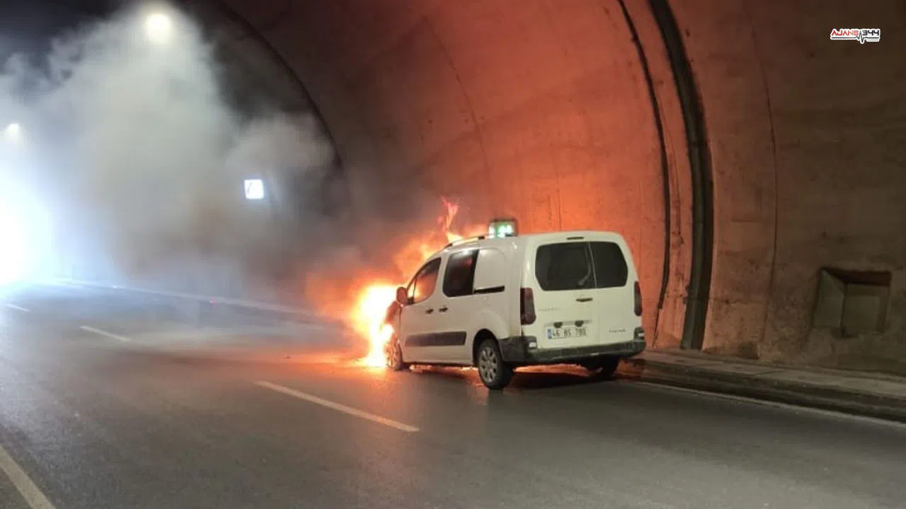 Kahramanmaraş'ta tünelde seyir halindeki araç alev aldı