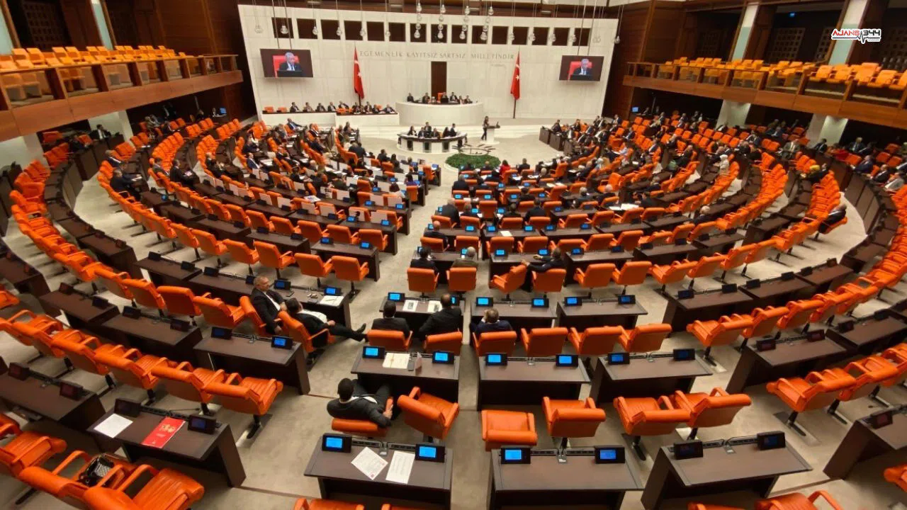 CHP Listesinden Giren 4 Milletvekili AK Parti'ye Katılıyor