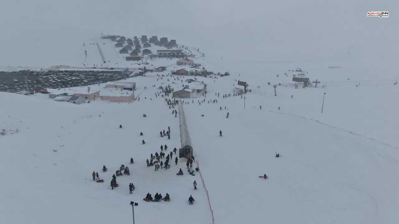 Yedikuyular’da hafta sonu yoğunluğu: Binlerce kişi akın etti
