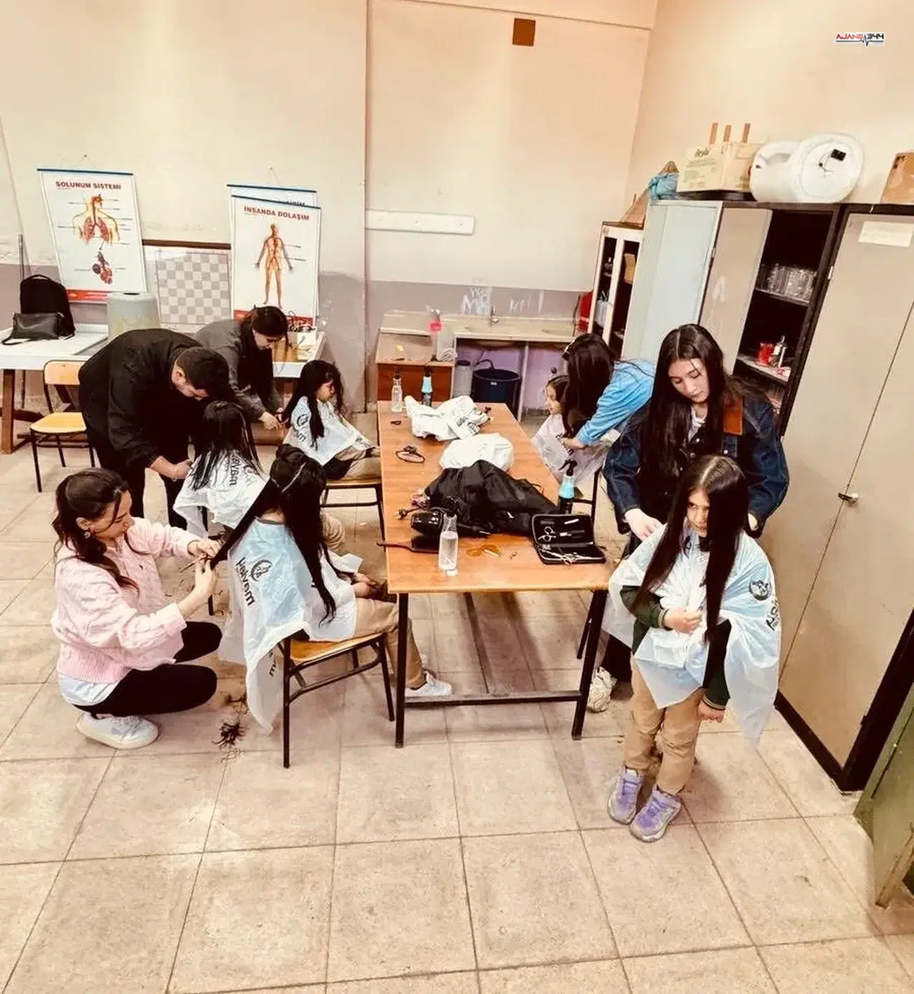 Depremin Merkezinde Ramazan'da Çocuklara Kuaförlük ve Hijyen Desteği