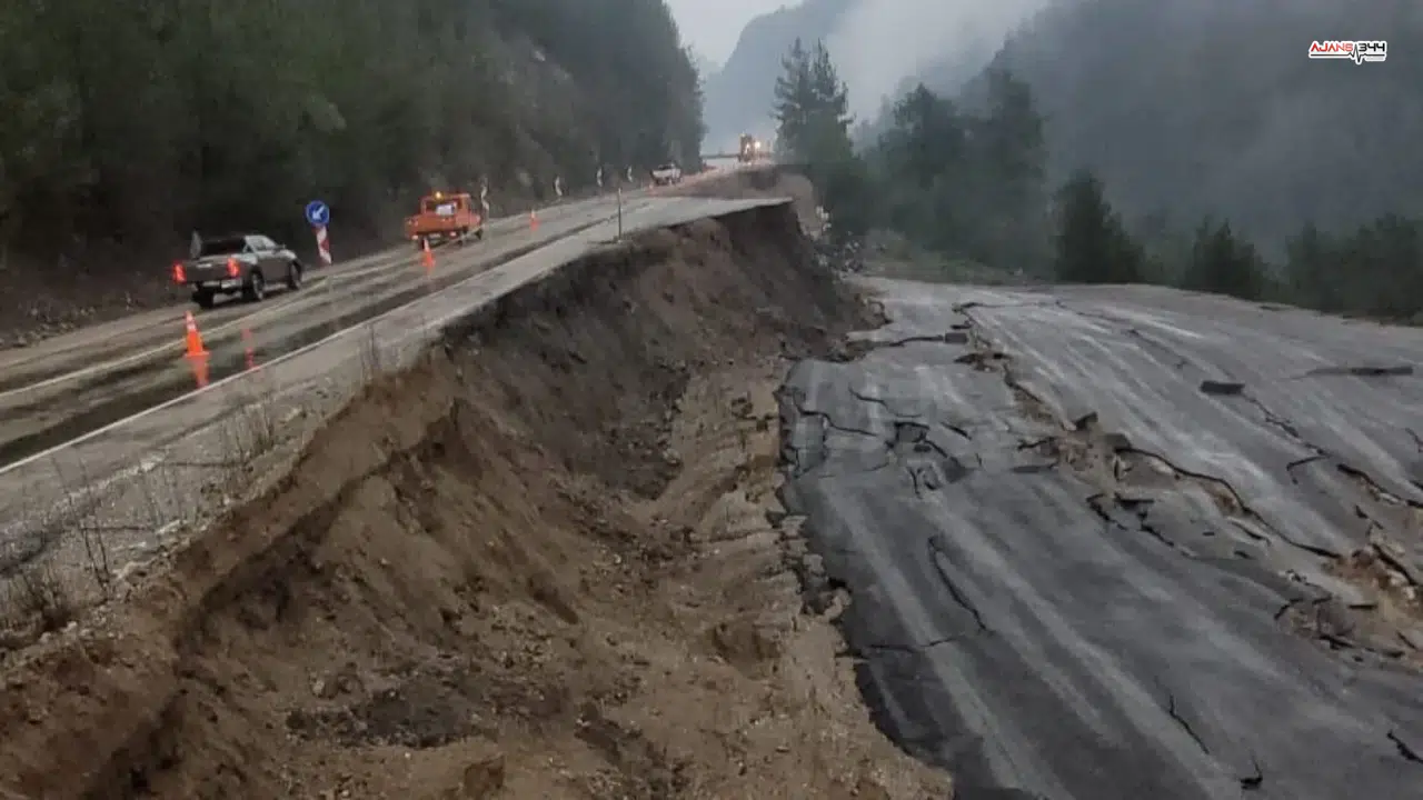 Feke’de Heyelan: Pist Ortadan Yarıkla Bölündü
