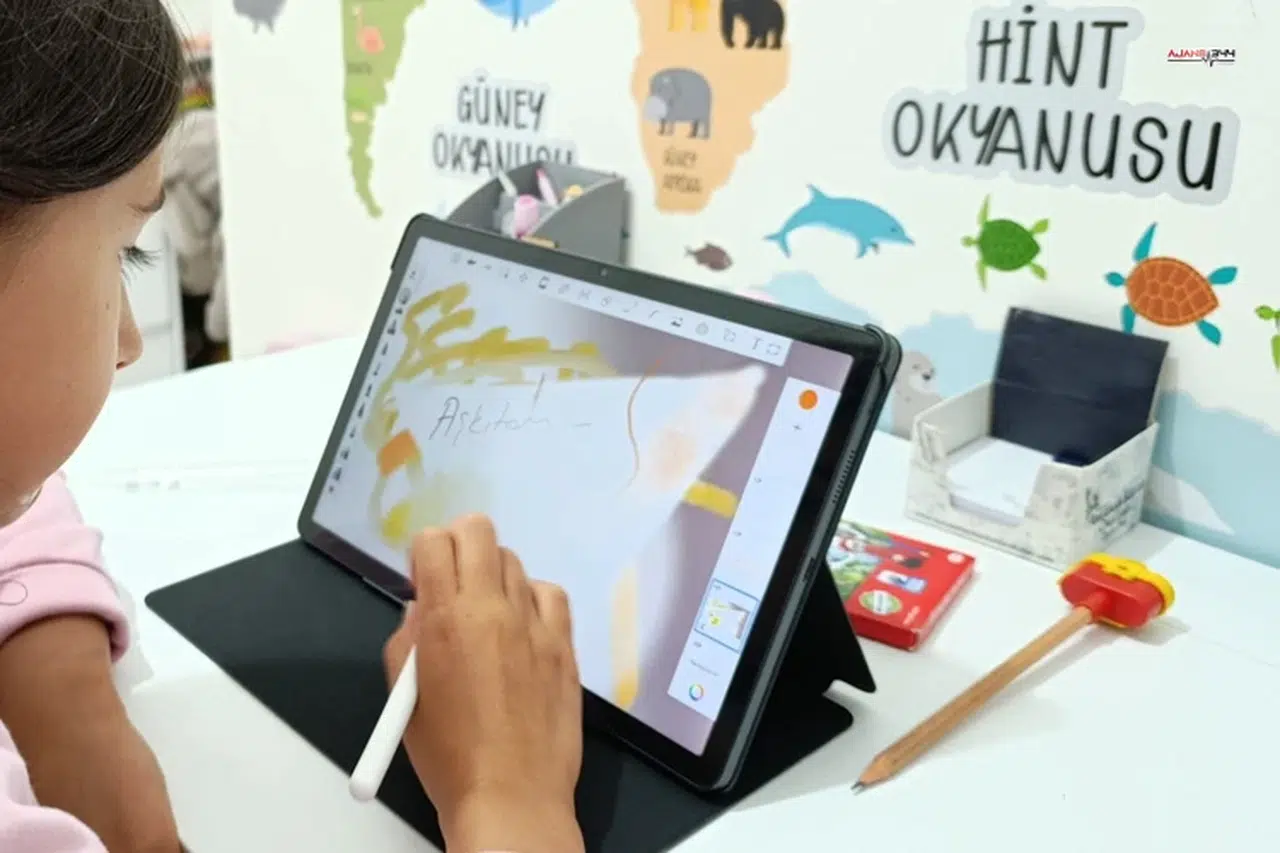 6 yaşındakiler için günde en fazla 1 saat ekran süresi kullanmalı