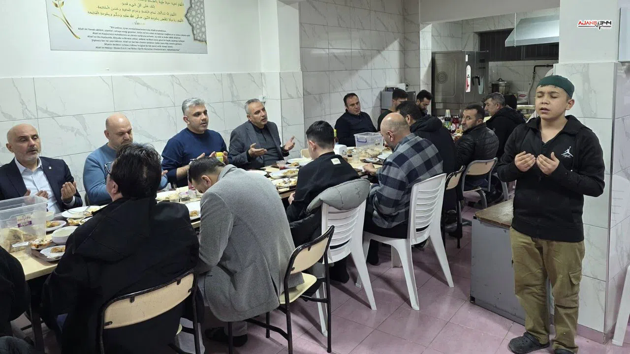 AK Parti İl Başkanı Gül Öğrencilerle İftarda Buluştu