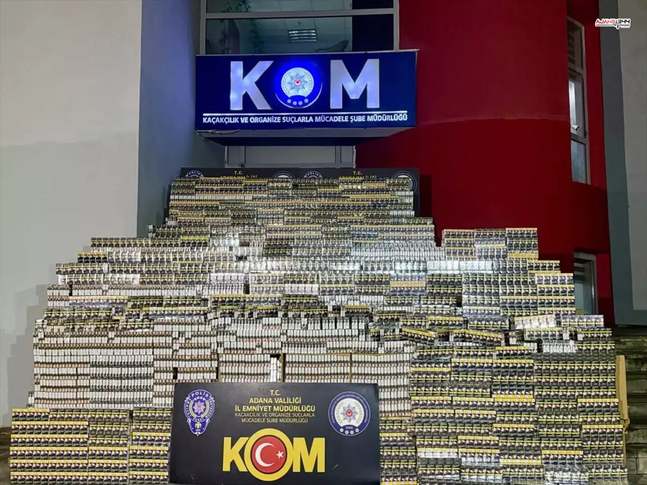 Adana'da 82 Bin Paket Kaçak Sigara Ele Geçirildi, Sürücü Tutuklandı