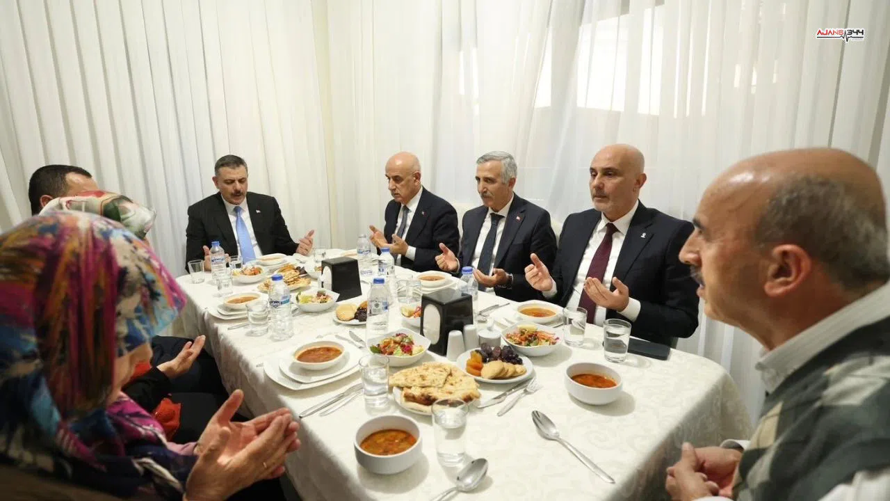 Bakan Çiftçi depremzede aileyle iftar yaptı
