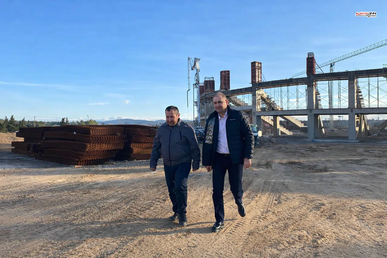 Müdür Öztekin Yeni Stadyumda İncelemelerde Bulundu