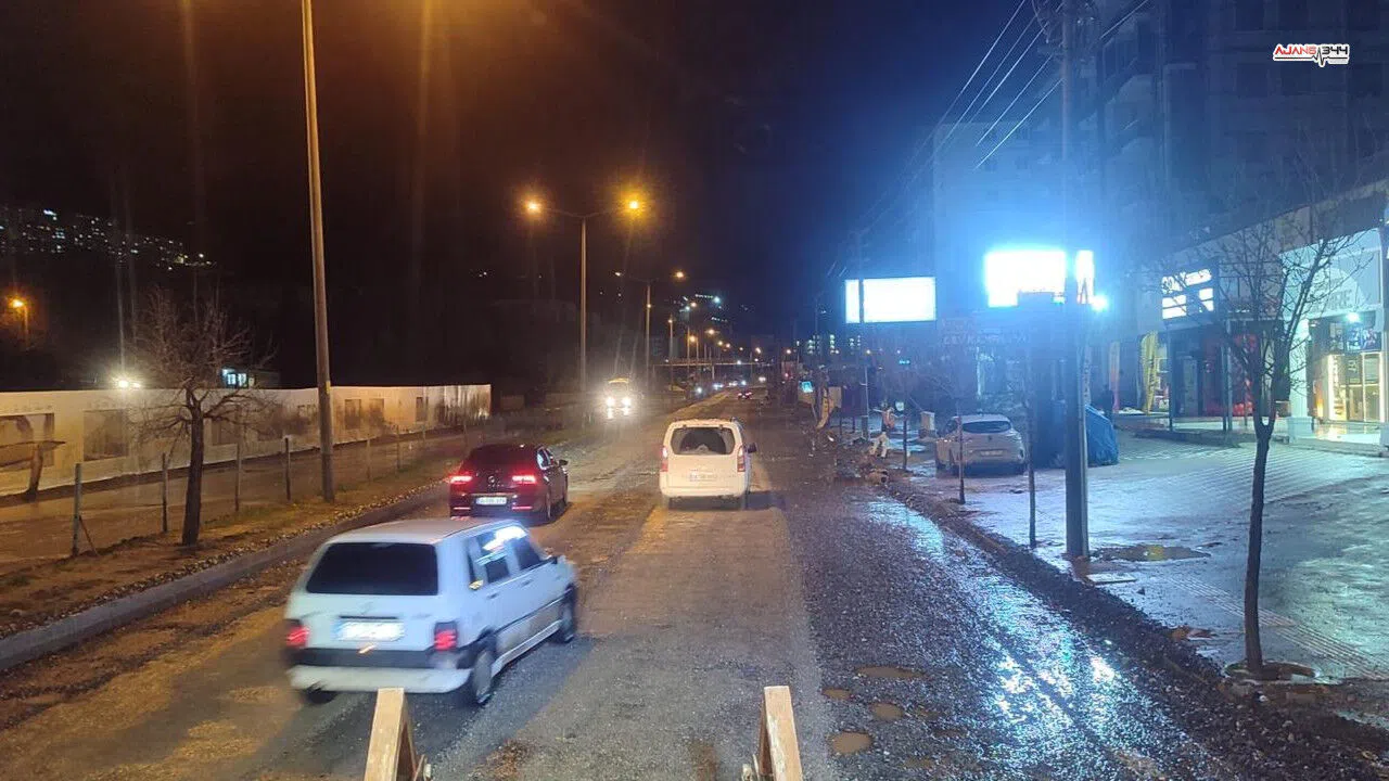 Doğukent yolunda sağanak sonrası yoğun onarım