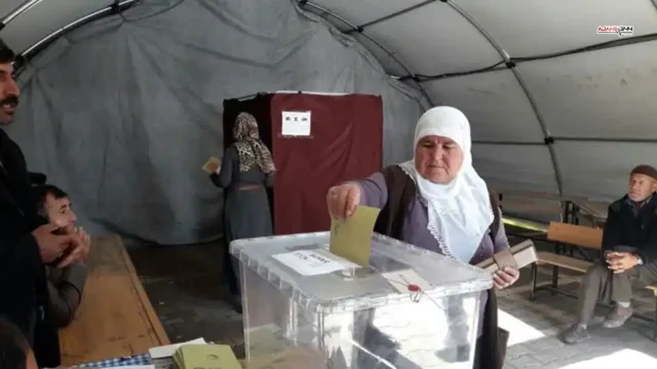 Deprem Bölgesinde Siyasetin Yeni Haritası Belli Oldu