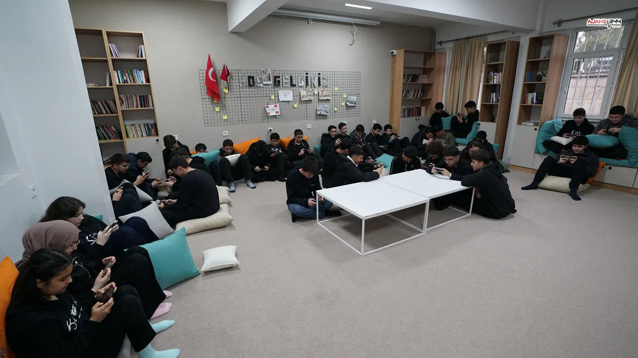 Gençler kahramanlarını tanıdı, İstanbul gezisi kazandı