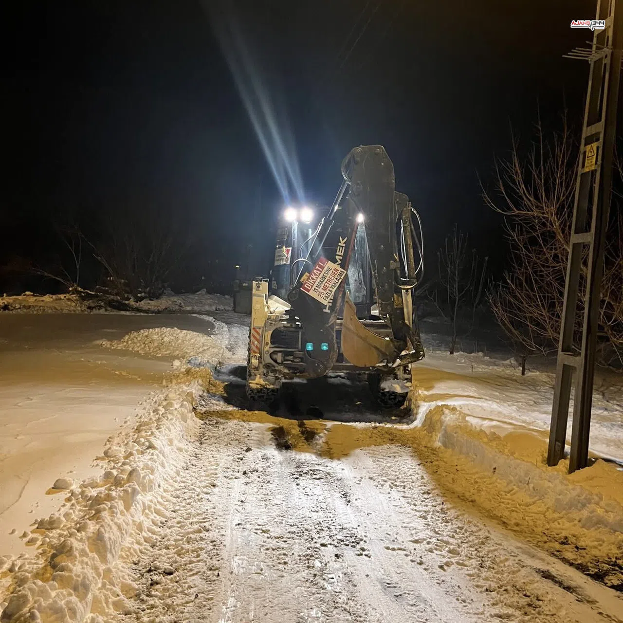 Göksun kırsalında kar mesaisi 7/24 sürüyor