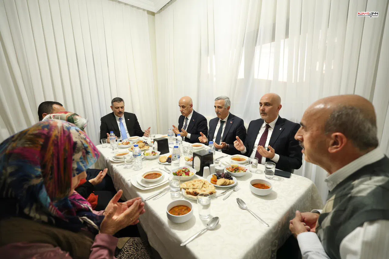 Mustafa Çiftçi, Depremden Etkilenen Kahramanmaraşlı Aileyle İftar Açtı