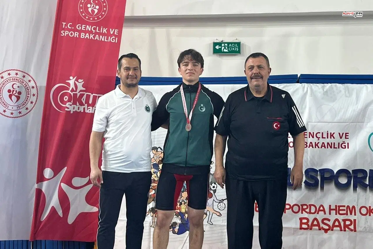 Halter ve güreşte Karatay rüzgarı