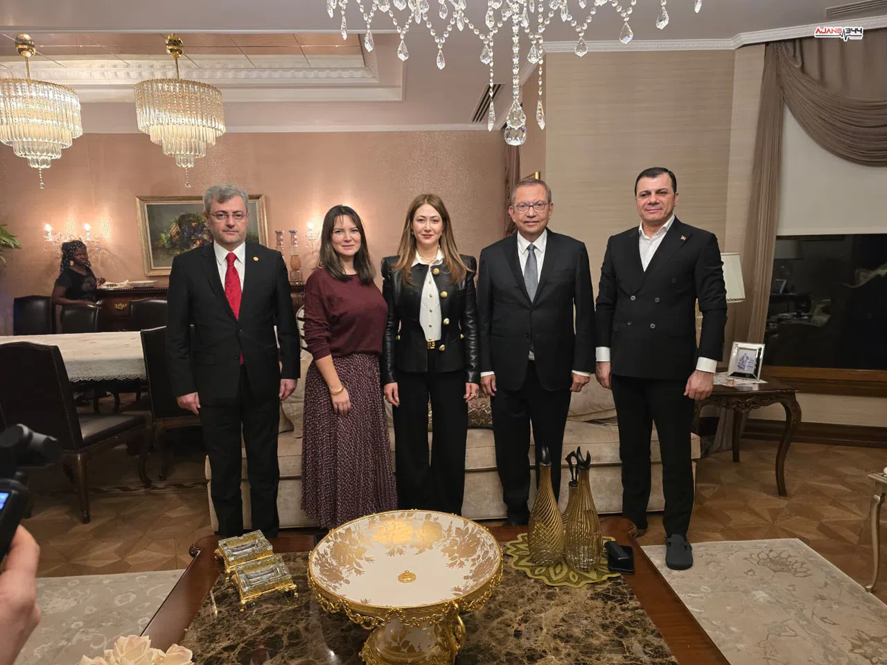 Zuhal Karakoç’tan Öksüz Ailesine Geçmiş Olsun Ziyareti