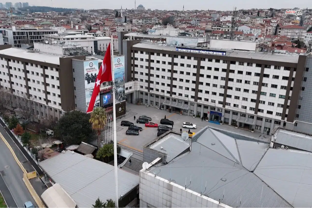 İstanbul'da 11 lüks araç ele geçirildi