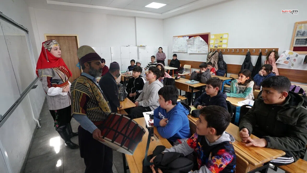 Kahramanmaraş’ın Millî Mücadele ruhu öğrencilere tiyatro ile anlatıldı