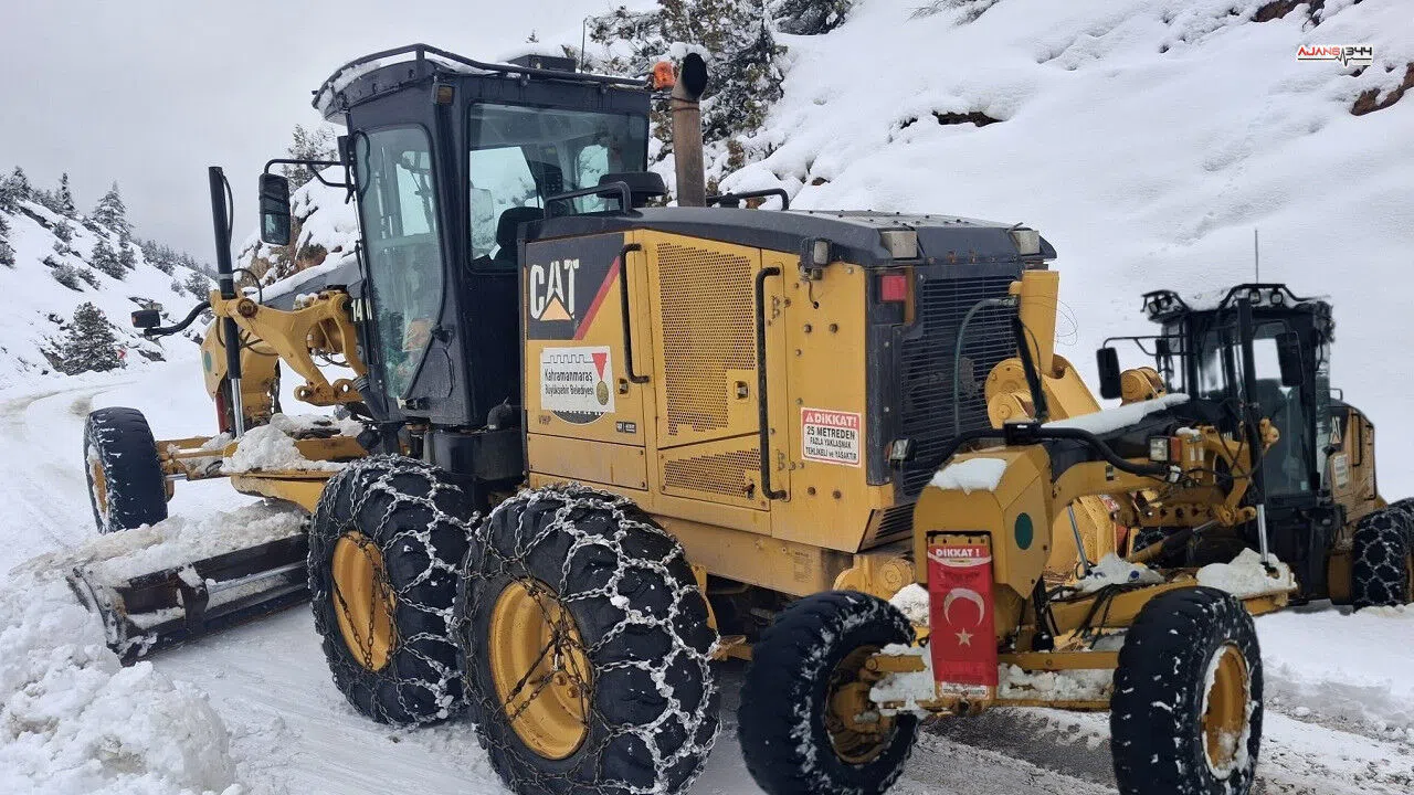 Büyükşehir’den kırsalda gece gündüz kar mesaisi