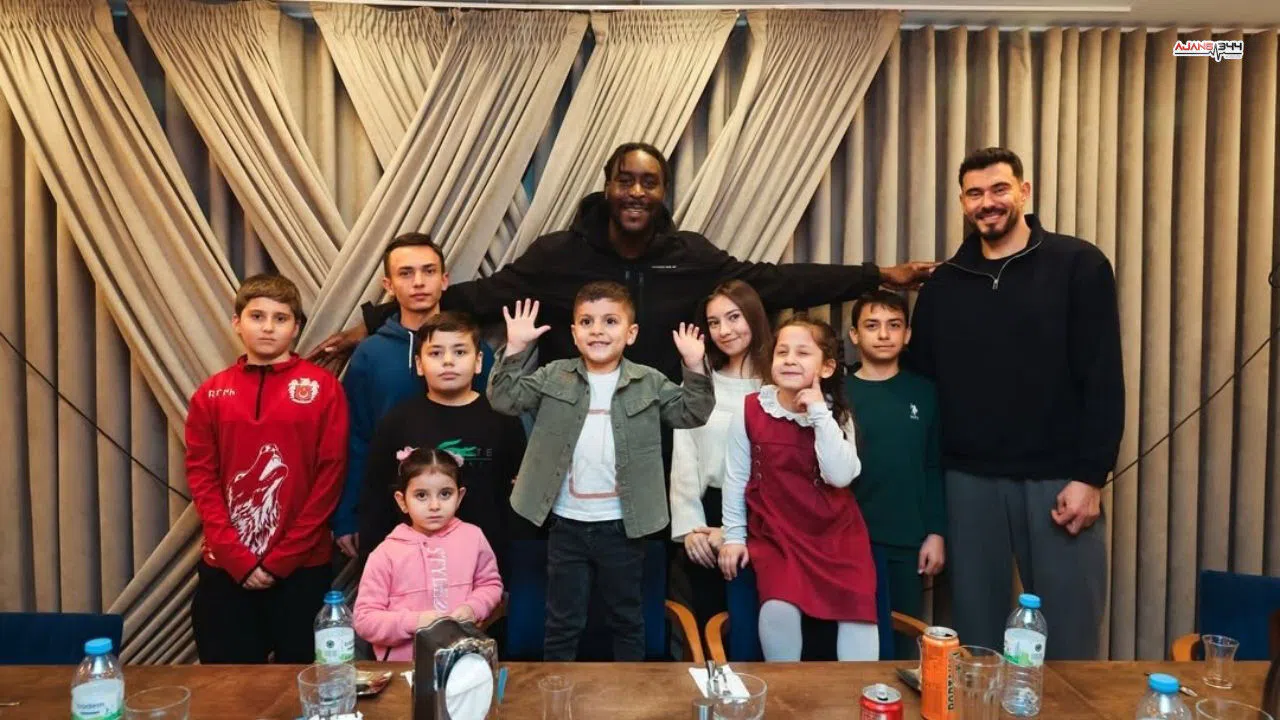 Kipaş İstiklal Depremzede Çocuklarla Aynı Sofrada Buluştu