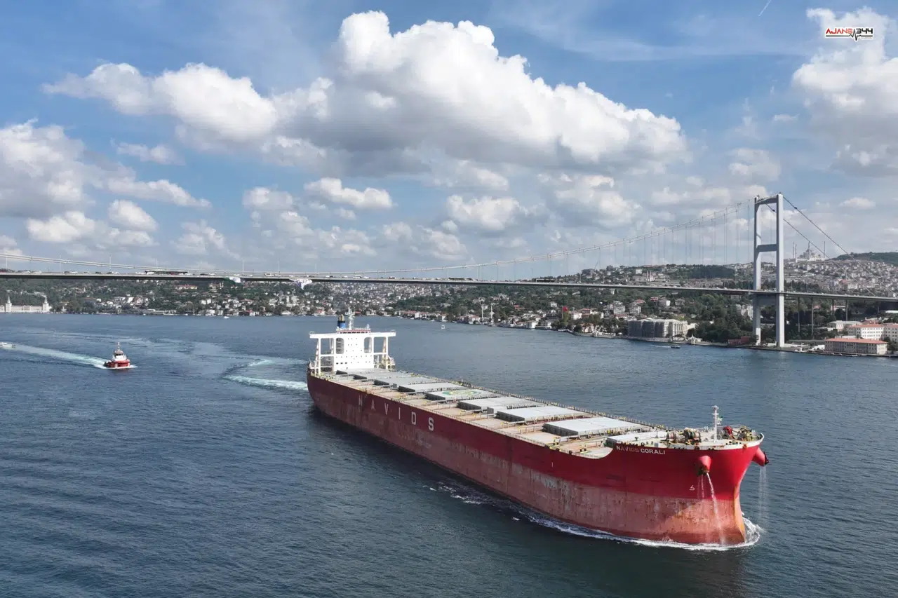 Türk boğazları 2025'te 85 binlik gemi trafiğini yönetti