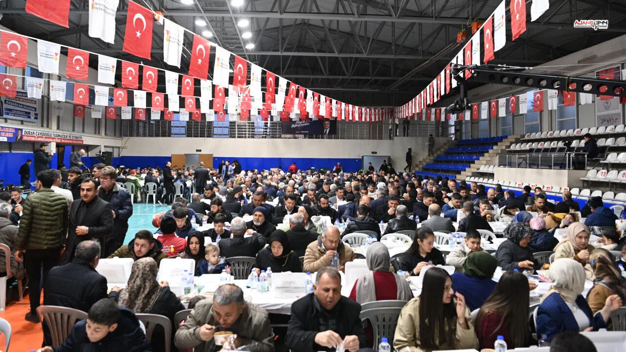 Türkoğlu’nda binlerce kişi aynı iftar sofrasında buluştu