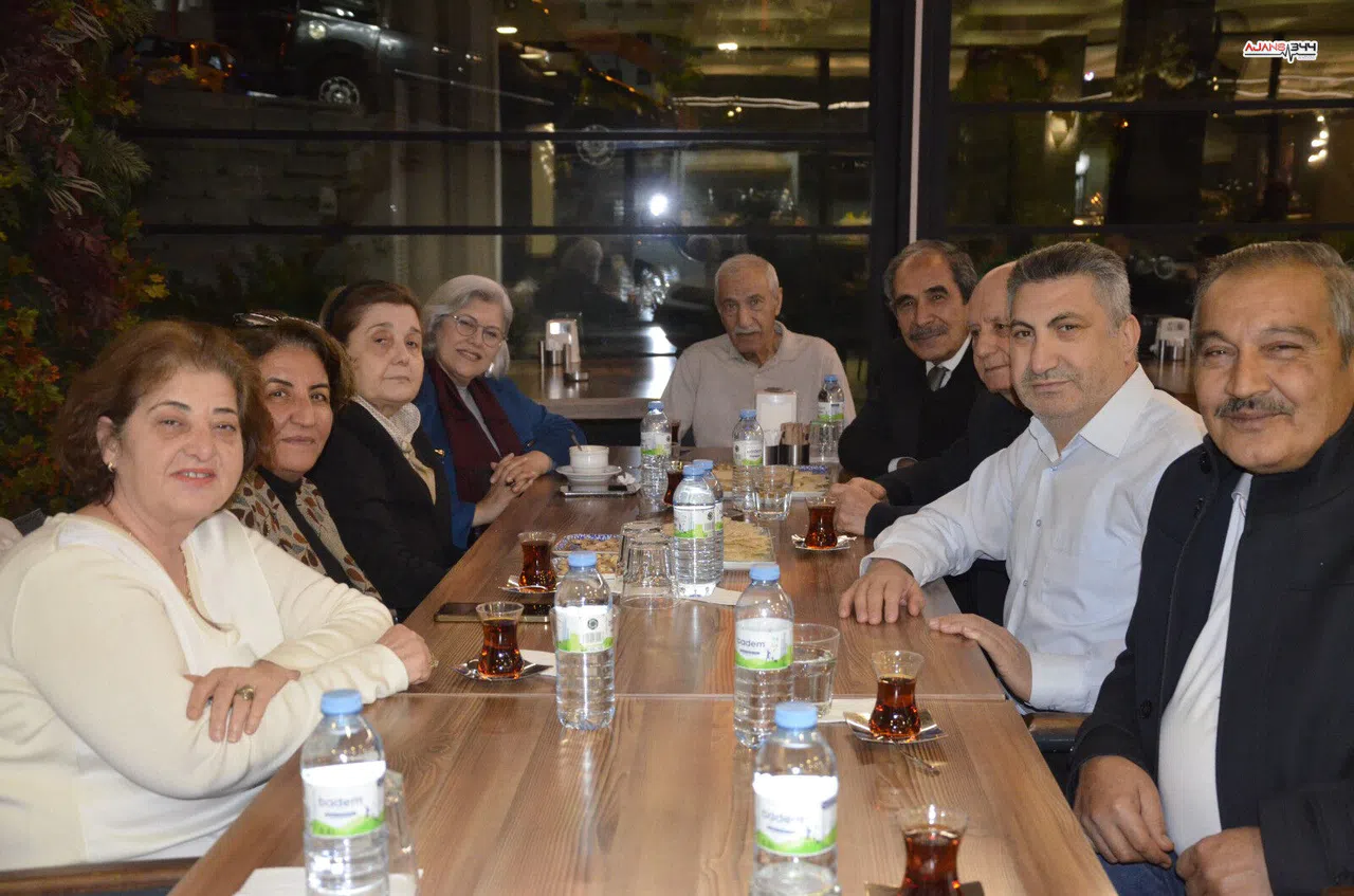 Sanatçı Cemile Sönmez, Eski Sıraları 30 Yıl Sonra Yeniden Birleştirdi