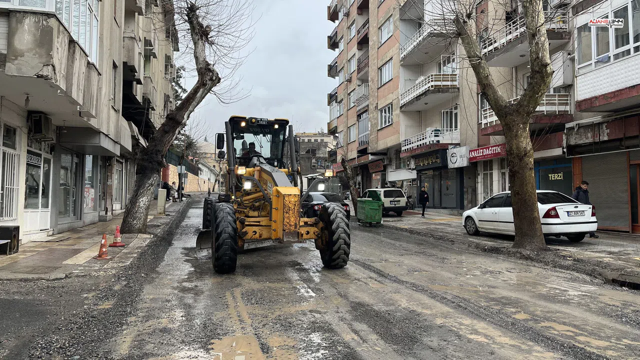 Kahramanmaraş’ta yağmur sonrası yollar hızlıca onarılıyor