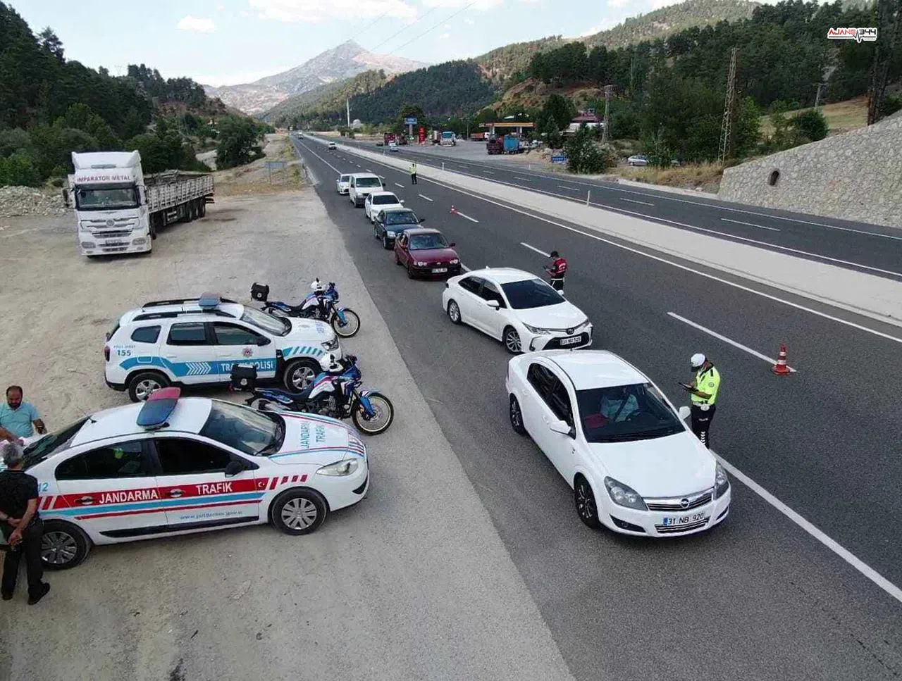 Trafik Ekiplerinden Yoğun Mesai: 23 Bin 966 Araç Denetlendi