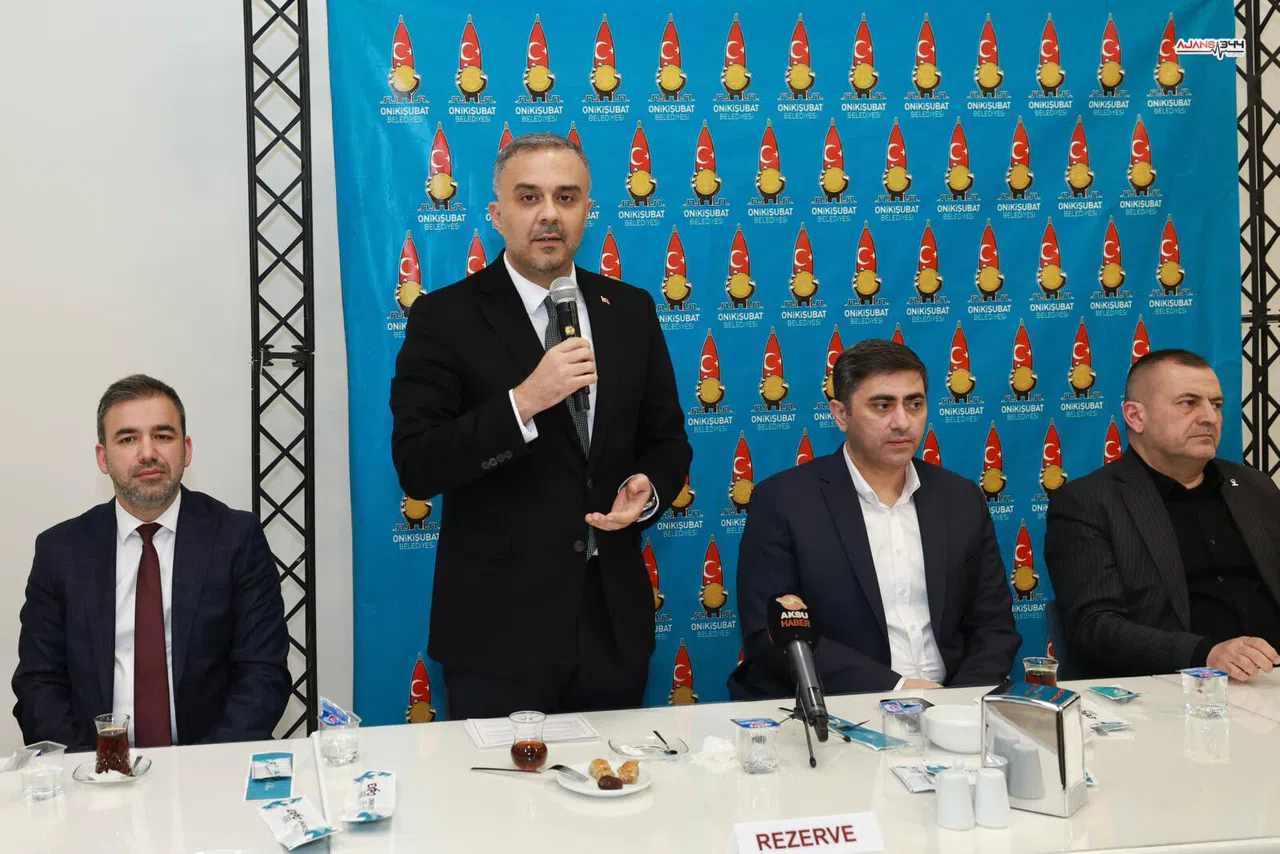 Başkan Toptaş muhtarlarla iftar programında buluştu