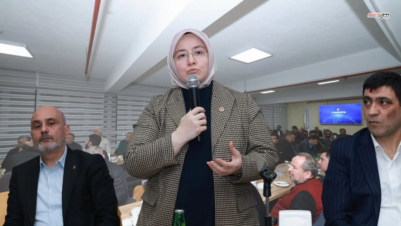 “Sahur Meclisi'nde” Erbakan Hoca Anıldı