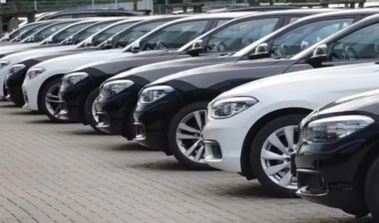 13 otomotiv bayiine ’üst sınırdan’ stokçuluk cezası
