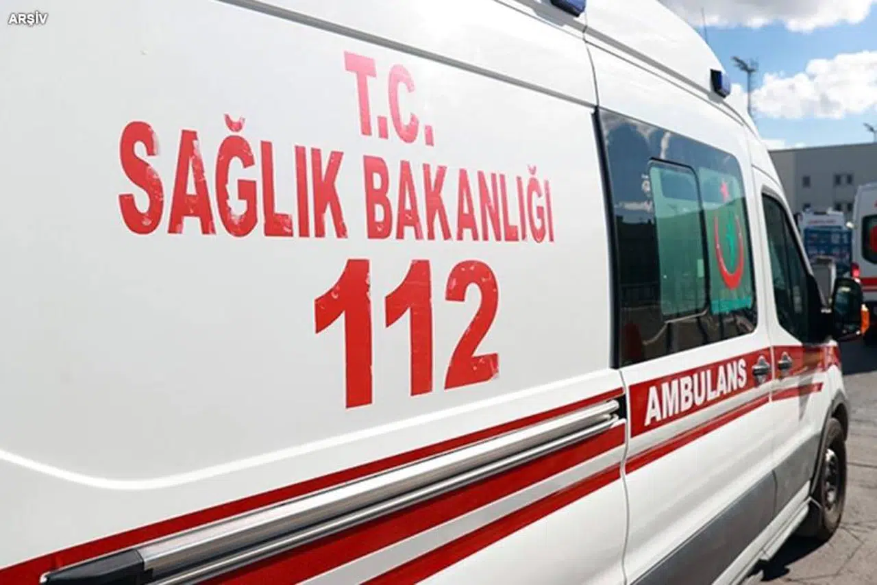 Otomobil kamyonete arkadan çarptı: 2 ölü