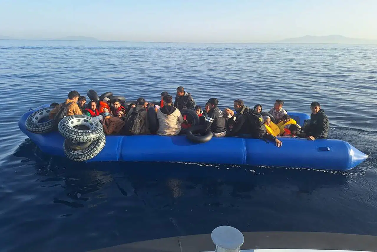 Yunanistan'ın geri ittiği düzensiz göçmenler kurtarıldı