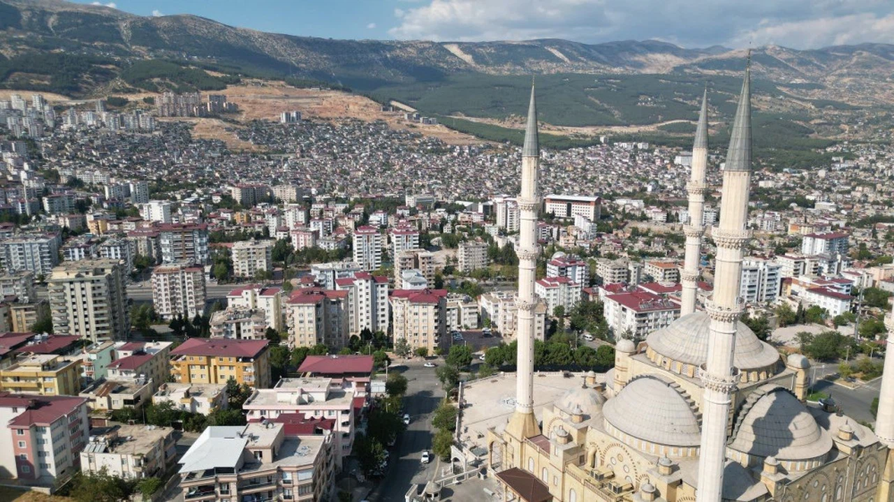 Abdülhamit Han Camii 25 Eylül'de yeniden ibadete açılıyor!
