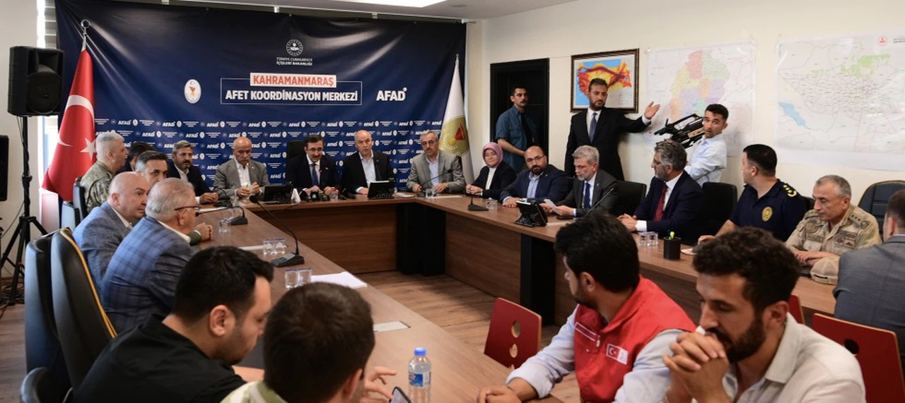Asrın Felaketinden Asrın Dayanışmasıyla Ayağa Kalkıyoruz