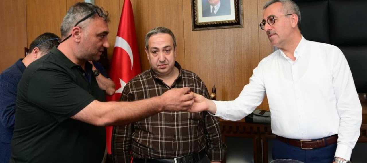Ayakkabıcı Esnafına Geçici İş Yerleri Teslim Edildi