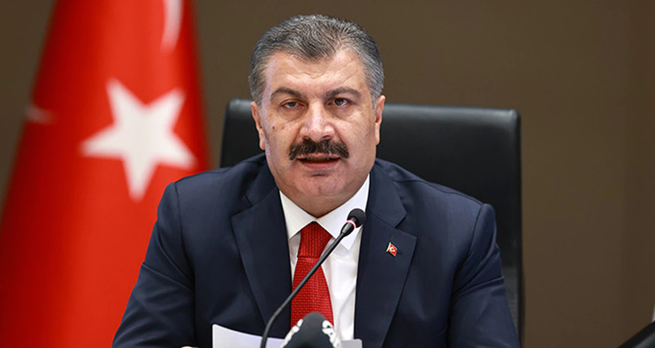 Bakan Koca: “Sağlık çalışanlarını darp eden 3 kişi hakkında tutuklama kararı verildi”