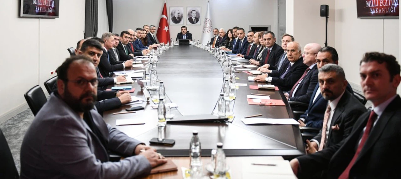 Bakan Tekin, İlk Toplantısını Yaptı