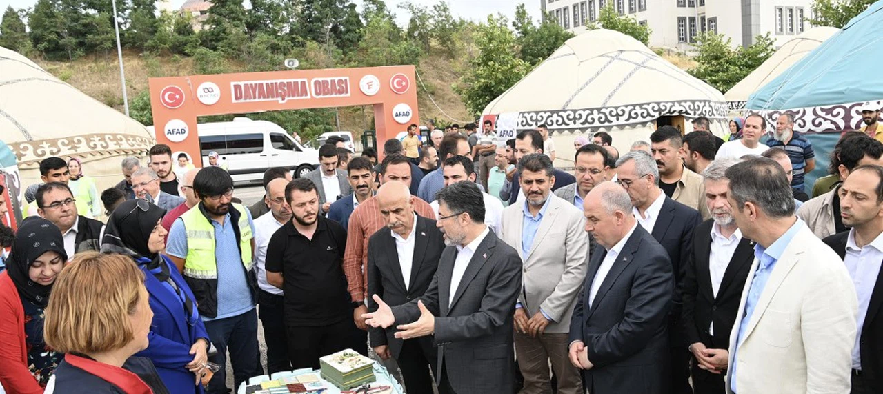 Bakan Yumaklı ve Başkan Güngör’den Dayanışma Obası’nda Bayram Ziyareti