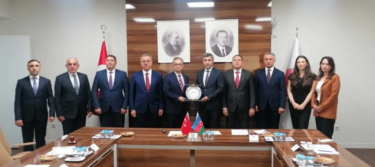 Başkan Güngör, Başkentte Azerbaycan Heyetiyle Bir Araya Geldi