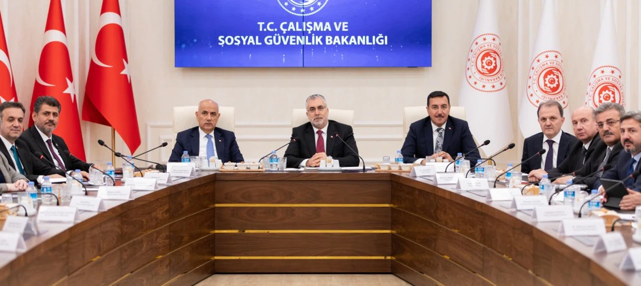 Başkan Güngör, Çalışma ve Sosyal Güvenlik Bakanı Işıkhan ile Bir Araya Geldi