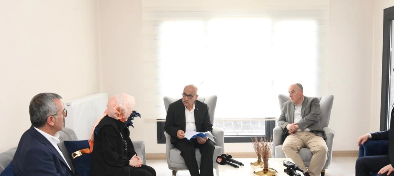 Başkan Güngör; “Kalıcı Konutlar Hızla Yükseliyor”