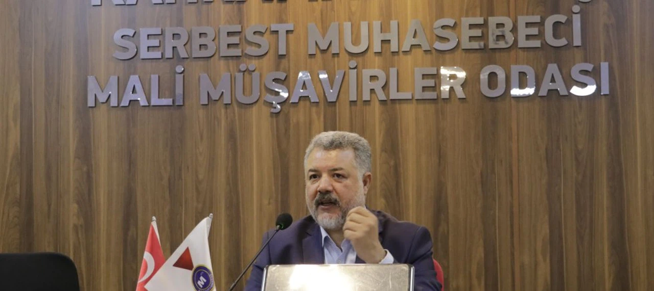 Başkan Kalın, üyelerine konteyner ofislerini teslim etti