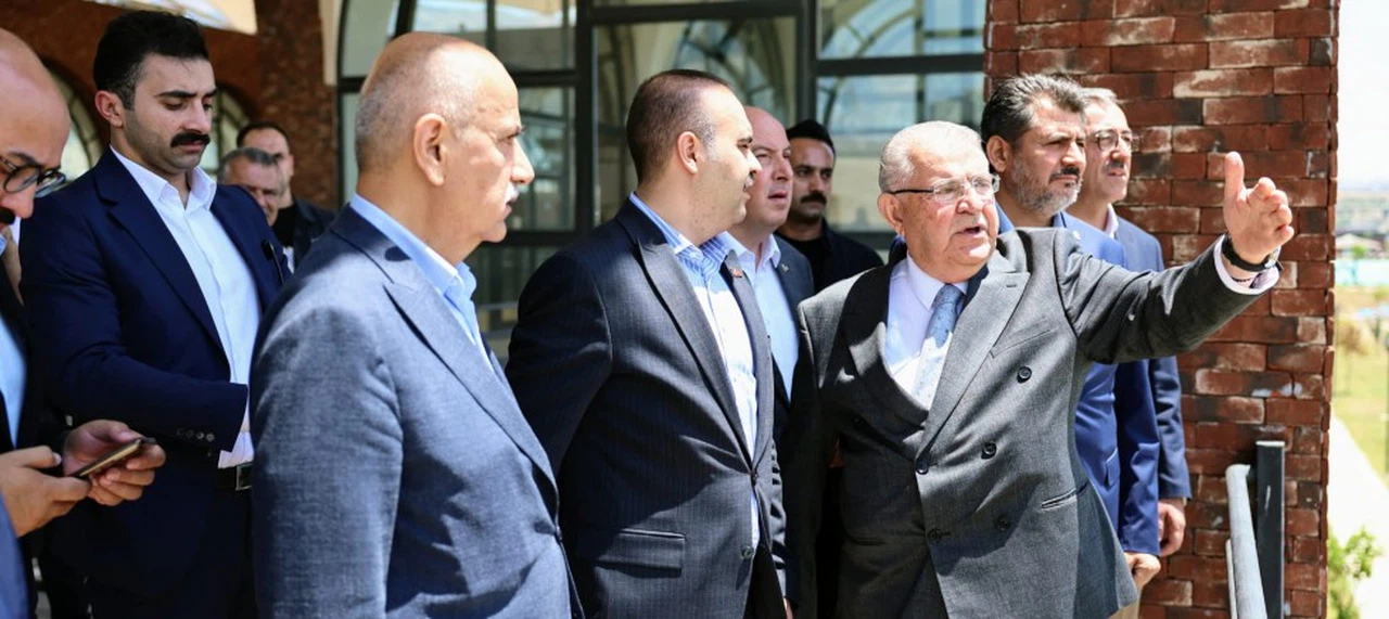 Başkan Mahçiçek’ten Sanayi ve Teknoloji Bakanı Kacır’a EXPO 2023 sunumu
