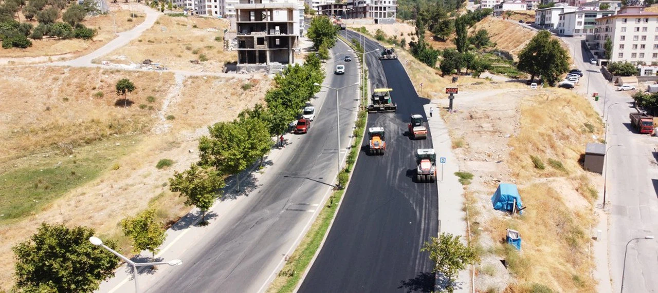 Büyükşehir, Adil Erdem Bayazıt Bulvarı’nı Yeniliyor