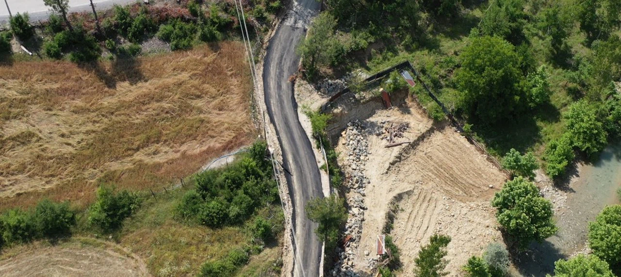 Büyükşehir, Andırın’da Yol Çalışmalarını Sürdürüyor