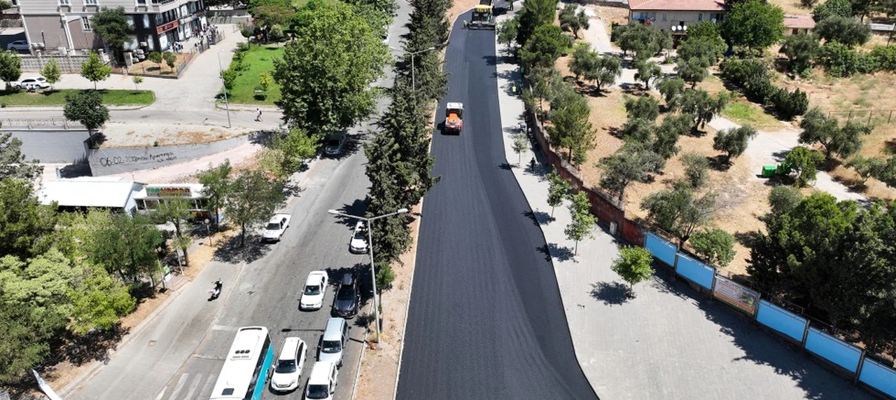 Büyükşehir, Caddeleri Bir Bir Yeniliyor